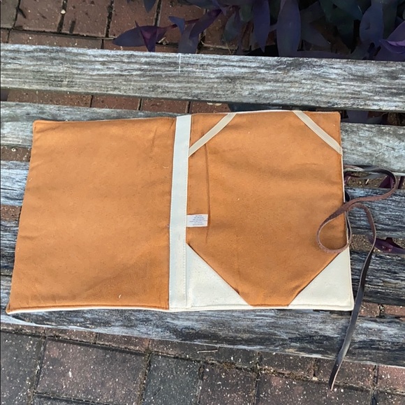 iPad cover with dog 🐶 - Picture 2 of 3